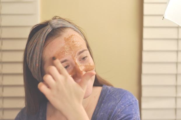 Exfoliating face mask